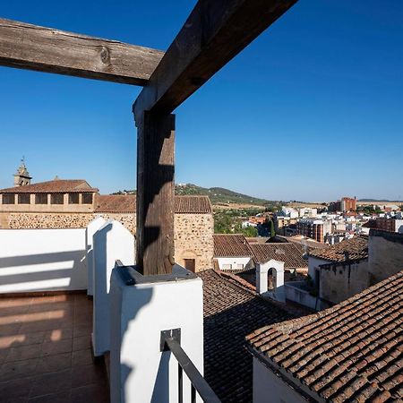 Apartamentos Caceres Historico Centro Екстериор снимка