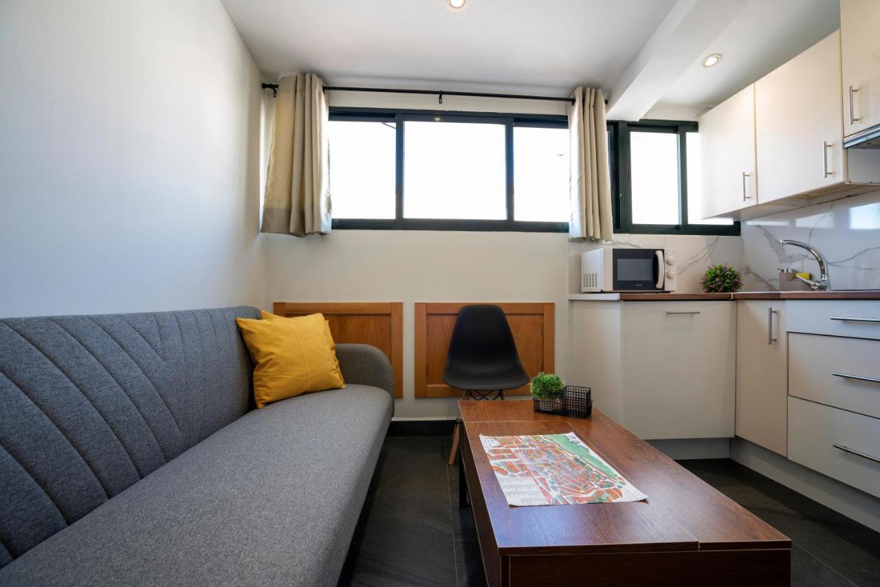 Apartamentos Caceres Historico Centro Екстериор снимка
