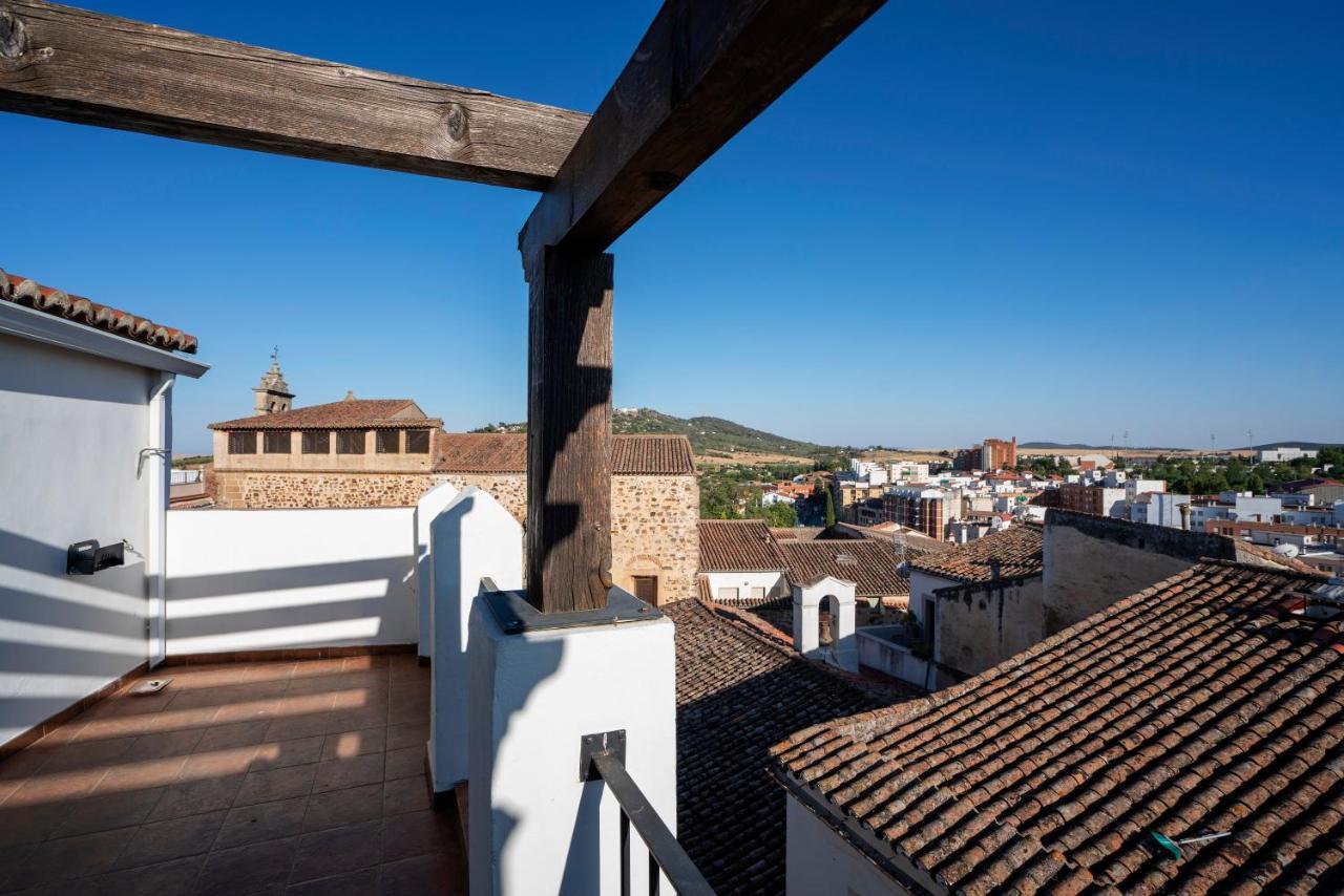 Apartamentos Caceres Historico Centro Екстериор снимка