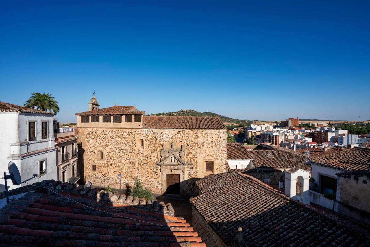 Apartamentos Caceres Historico Centro Екстериор снимка