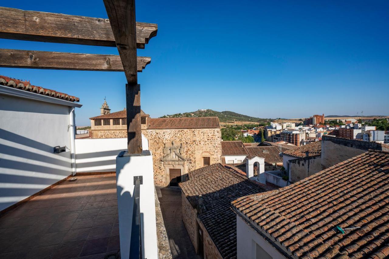 Apartamentos Caceres Historico Centro Екстериор снимка