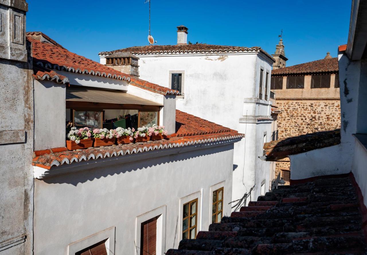 Apartamentos Caceres Historico Centro Екстериор снимка