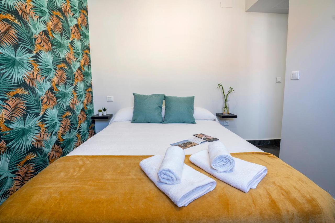 Apartamentos Caceres Historico Centro Екстериор снимка