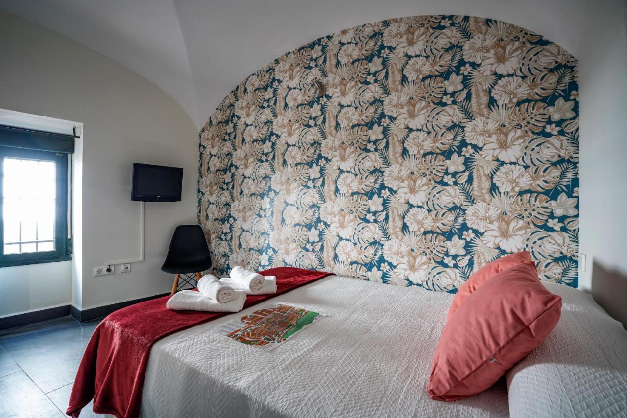Apartamentos Caceres Historico Centro Екстериор снимка