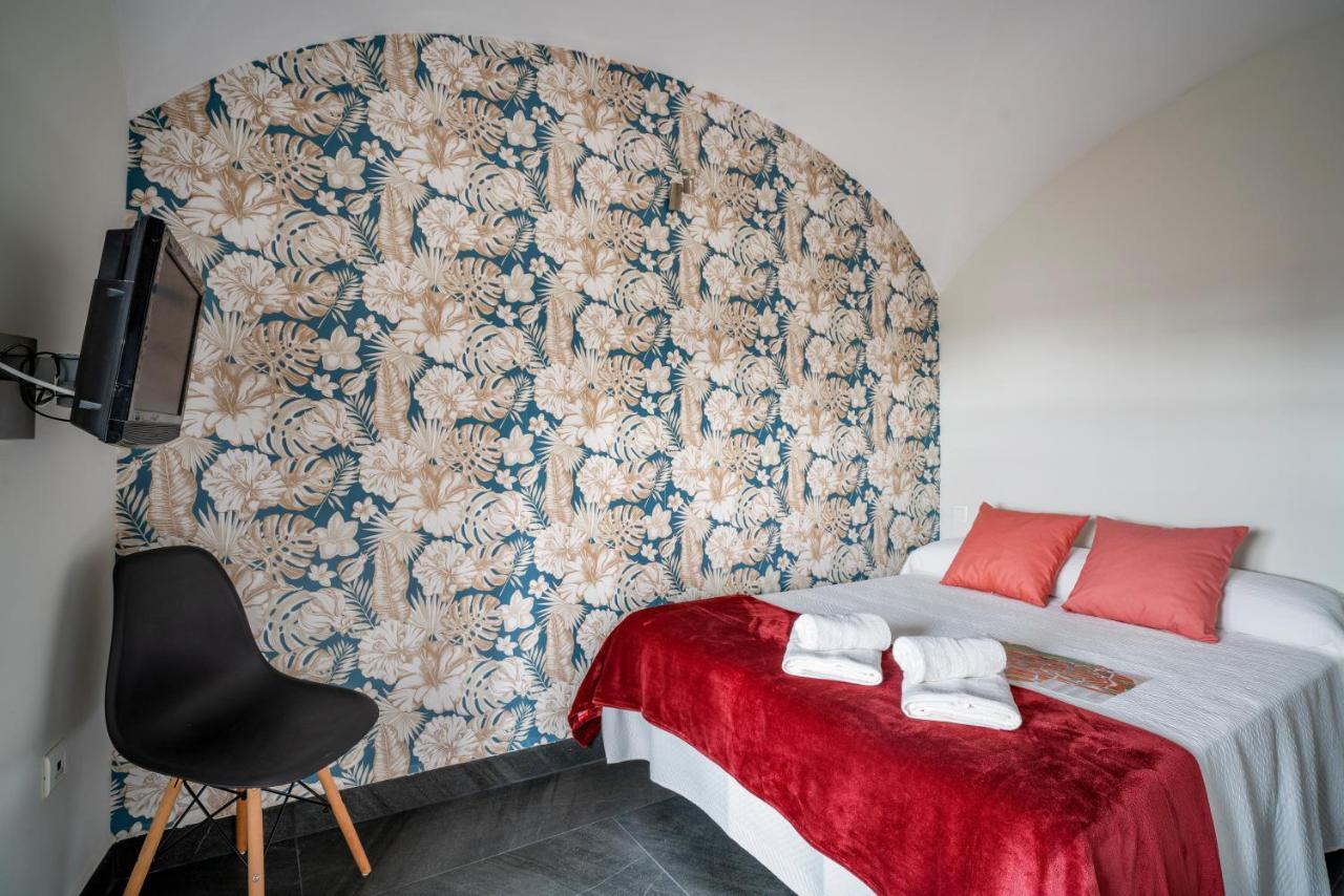 Apartamentos Caceres Historico Centro Екстериор снимка