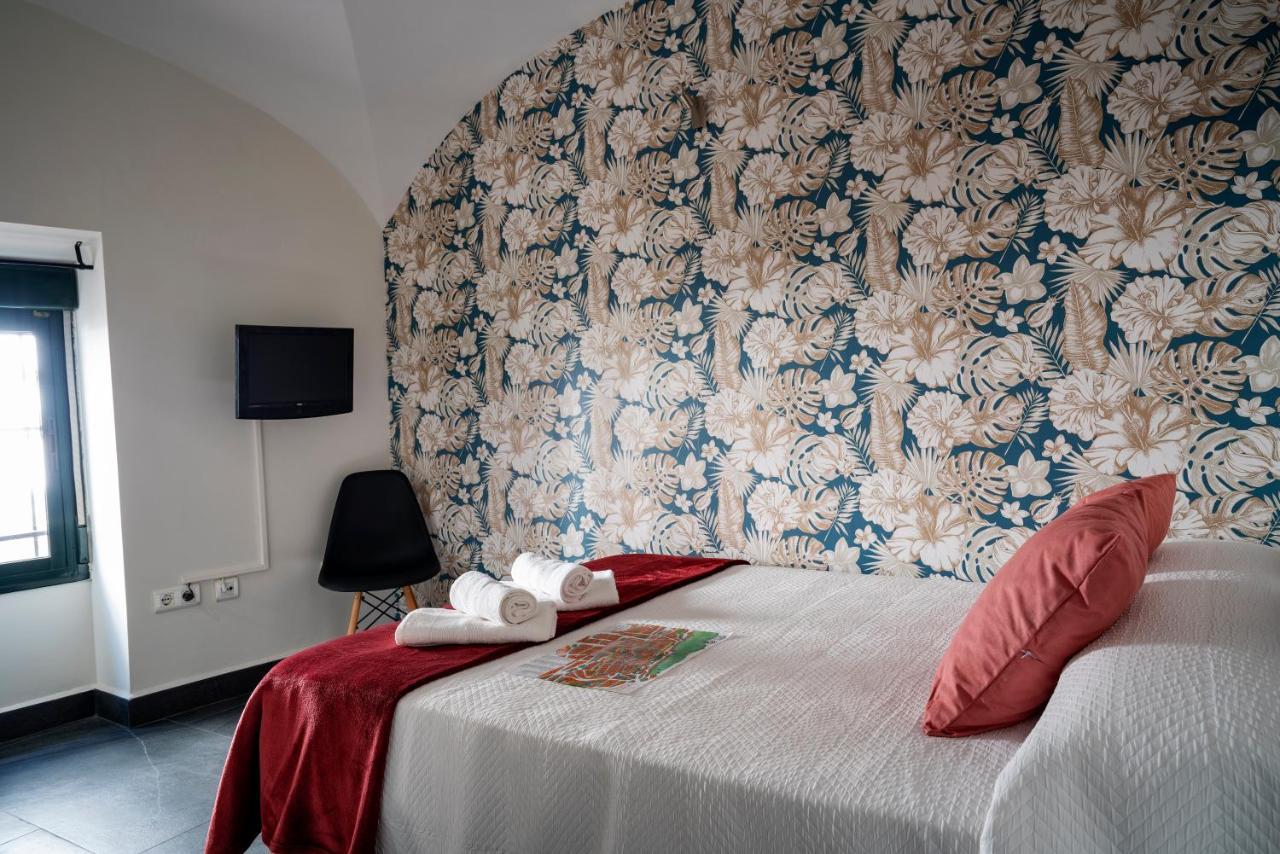 Apartamentos Caceres Historico Centro Екстериор снимка