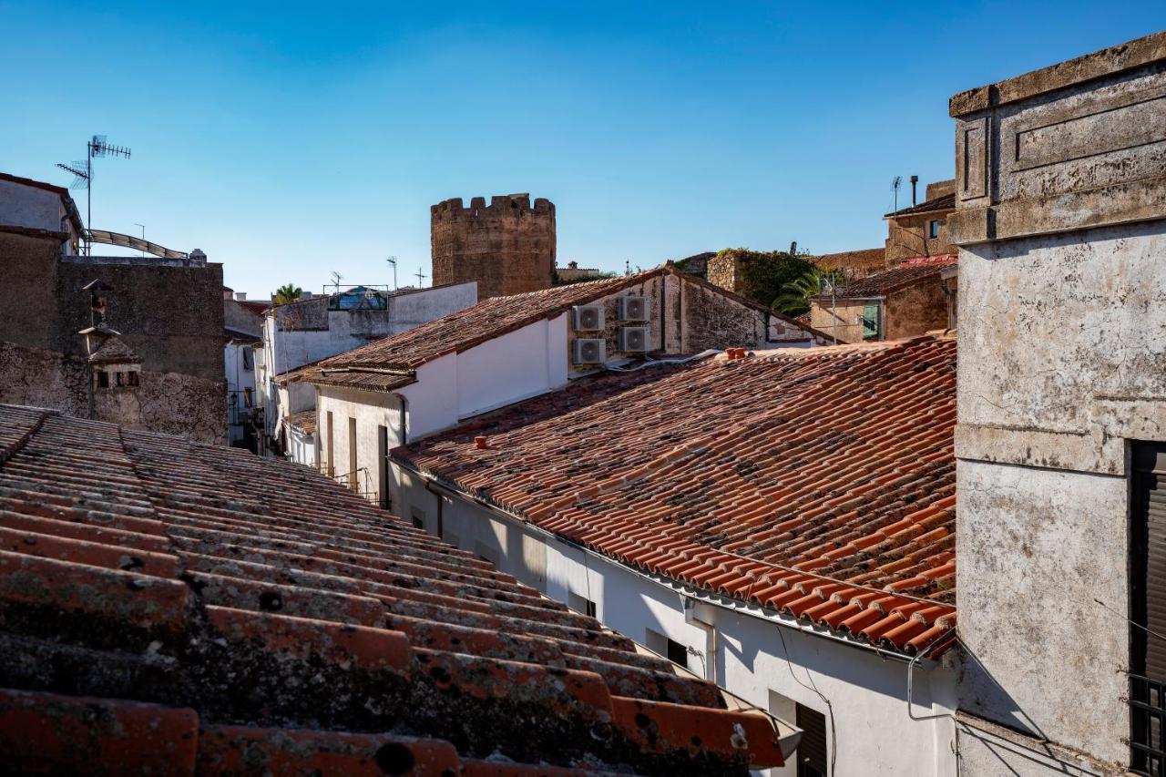 Apartamentos Caceres Historico Centro Екстериор снимка